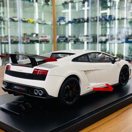 AutoArt Lamborghini Gallardo LP570 Supertrofeo Stradale White 1:18 Diecast Model Car - fine detailed model replica