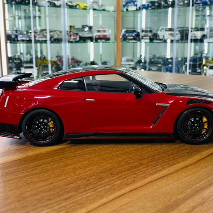 AutoArt Nissan GT-R R35 Nismo Package Red Carbon 1:18 Diecast Model Car - studio product photo of the scale model