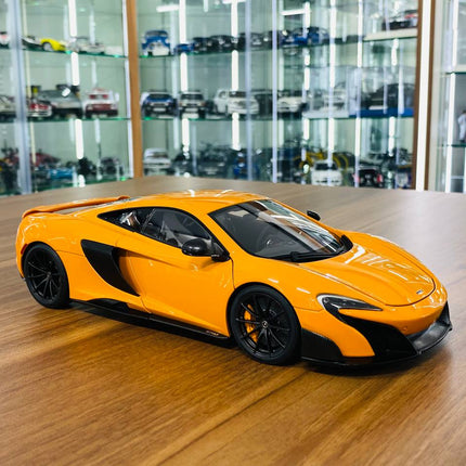 AutoArt McLaren 675LT Orange 1:18 Diecast Model Car - detailed collector display model