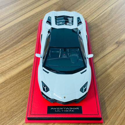 MR Collection 1/18 Lamborghini Aventador Ultimate Resin Model White Limited Edition - detailed die-cast style model