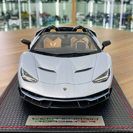 MR Collection 1/18 Lamborghini Centenario Roadster Argento Centenario Blue Limited Edition - studio product photo of the scal