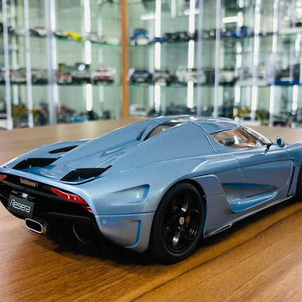 AutoArt Koenigsegg Regera Blue 1:18 Diecast Model Car - fine detailed model replica