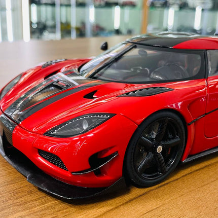 AutoArt Koenigsegg Agera RS Red/Black 1:18 Diecast Model Car - scale model collectible piece