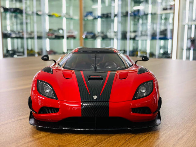 AutoArt Koenigsegg Agera RS Red/Black 1:18 Diecast Model Car - studio product photo of the scale model