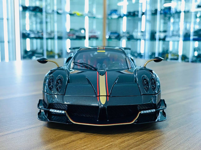 LCD Model Pagani Huayra BC Roadster Grey 1:18 Diecast Model Car - studio product photo of the scale model