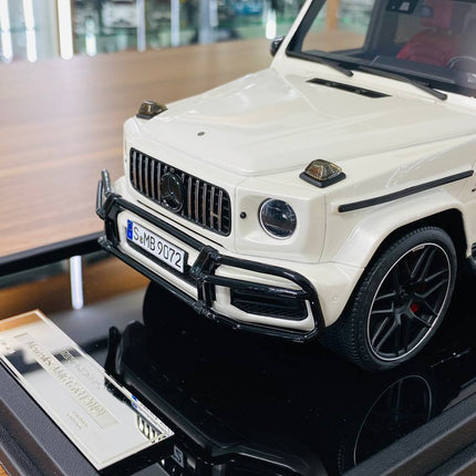 MotorHelix 1/18 Mercedes-Benz AMG G-63 2019 White Resin Model - premium collector scale model