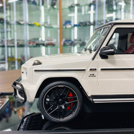 MotorHelix 1/18 Mercedes-Benz AMG G-63 2019 White Resin Model - collector edition scale model
