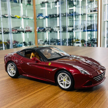 Bburago Ferrari California T Signature Series 1:18 Diecast Model Car Maroon - detailed collector display model
