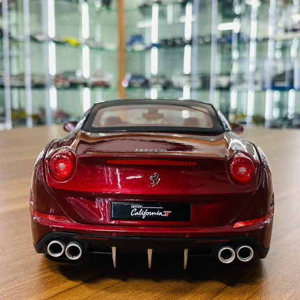 Bburago Ferrari California T Signature Series 1:18 Diecast Model Car Maroon - premium collector scale model