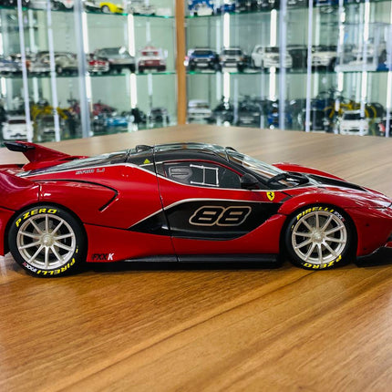 Bburago 1/18 Ferrari FXX-K Red #88 Signature Series Diecast Model Car - collectible scale model car
