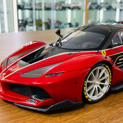 Bburago 1/18 Ferrari FXX-K Red #88 Signature Series Diecast Model Car - scale model for display