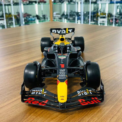 Bburago Oracle Red Bull Racing RB 19 1:18 Diecast Model Car Matt Red - studio product photo of the scale model