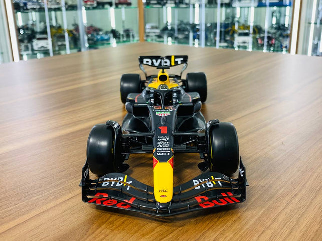 Bburago Oracle Red Bull Racing RB 19 1:18 Diecast Model Car Matt Red - studio product photo of the scale model