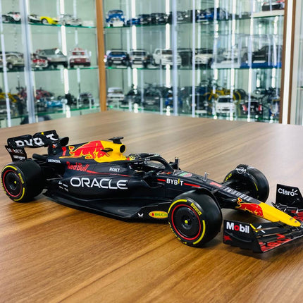 Bburago Oracle Red Bull Racing RB 19 1:18 Diecast Model Car Matt Red - detailed collector display model