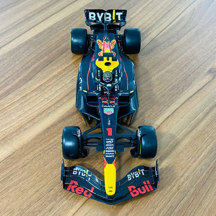 Bburago Oracle Red Bull Racing RB 19 1:18 Diecast Model Car Matt Red - scale model for display
