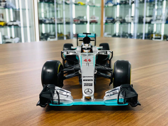 Bburago 1:18 Mercedes Petronas F1 WO7 Hybrid Lewis Hamilton #44 Diecast Model - studio product photo of the scale model