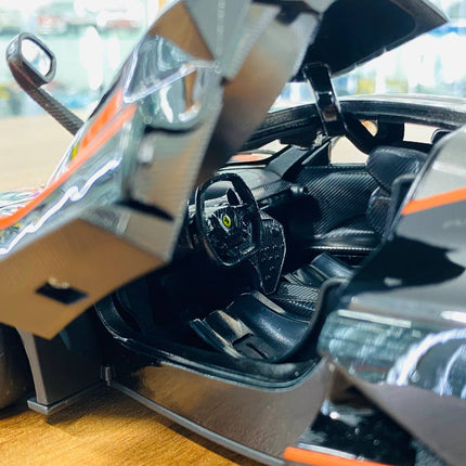 Bburago 1/18 Ferrari FXX K EVO #5 Black Diecast Model Car - scale model for display