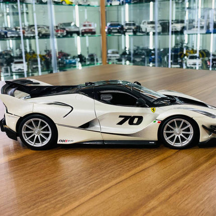 Bburago Ferrari FXX K #70 1/18 Diecast Model Car White - collectible scale model car