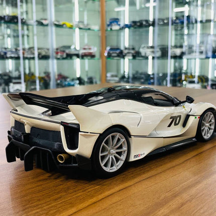 Bburago Ferrari FXX K #70 1/18 Diecast Model Car White - fine detailed model replica