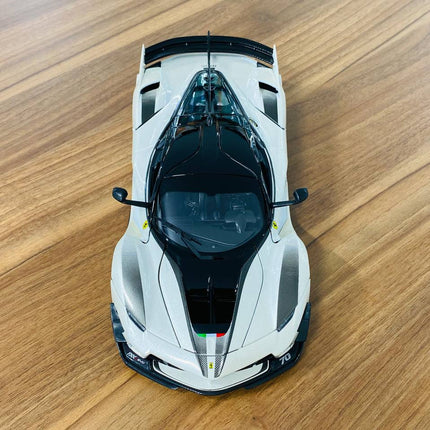 Bburago Ferrari FXX K #70 1/18 Diecast Model Car White - scale model for display