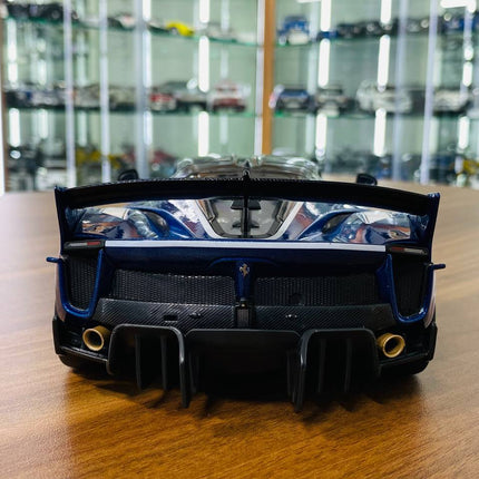 Bburago Ferrari FXX K #27 1/18 Diecast Model Car Blue - scale model for display