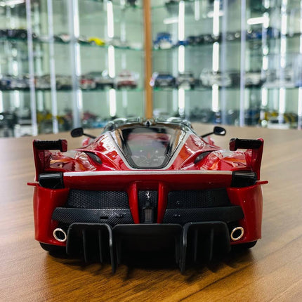 Bburago 1/18 Ferrari FXX K #10 Diecast Model Car Red Silver - scale model for display