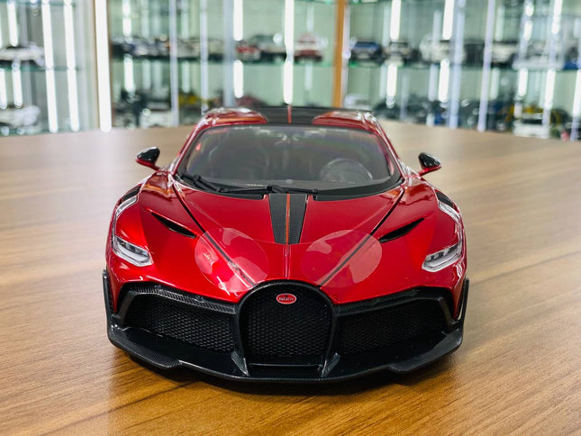 1/18 Diecast Bburago Bugatti Divo Red - studio product photo of the scale model