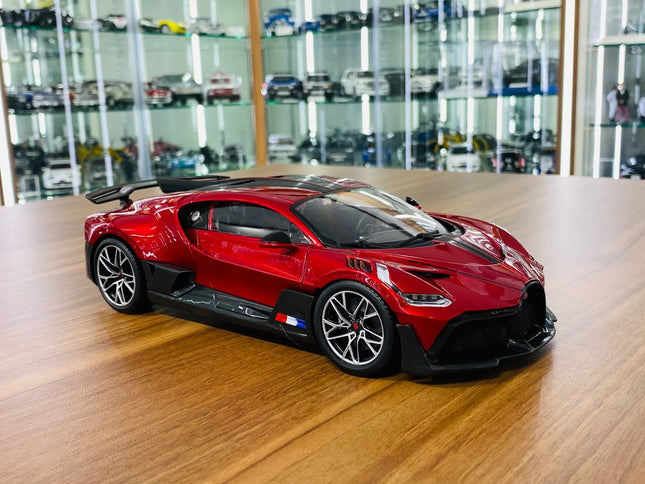 1/18 Diecast Bburago Bugatti Divo Red - detailed collector display model