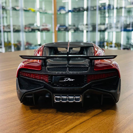 1/18 Diecast Bburago Bugatti Divo Red - scale model for display