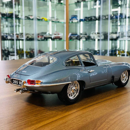Bburago Jaguar E Type Coupe 1/18 Diecast Model Car Blue - fine detailed model replica