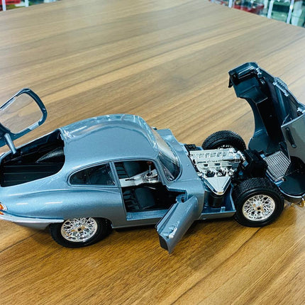 Bburago Jaguar E Type Coupe 1/18 Diecast Model Car Blue - collector edition scale model
