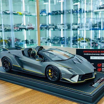 MR Collection Lamborghini AUTENTICA 1/18 Resin Model Grigio Titans - detailed collector display model