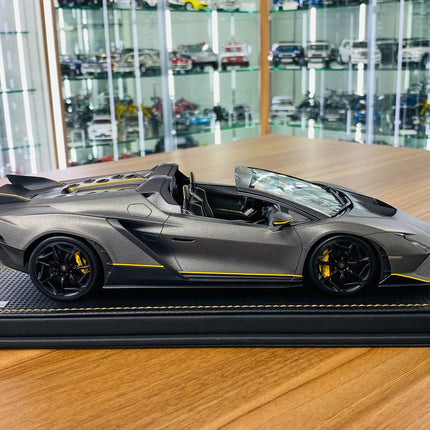 MR Collection Lamborghini AUTENTICA 1/18 Resin Model Grigio Titans - fine detailed model replica
