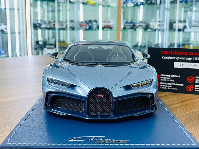 MR Collection Bugatti Chiron Profilee 1:18 Resin Argent Atlantique/Blue Royal - studio product photo of the scale model