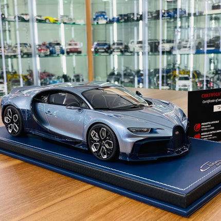 MR Collection Bugatti Chiron Profilee 1:18 Resin Argent Atlantique/Blue Royal - detailed collector display model