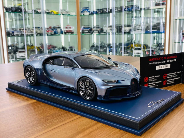 MR Collection Bugatti Chiron Profilee 1:18 Resin Argent Atlantique/Blue Royal - detailed collector display model