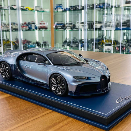 MR Collection Bugatti Chiron Profilee 1:18 Resin Argent Atlantique/Blue Royal - premium collector scale model