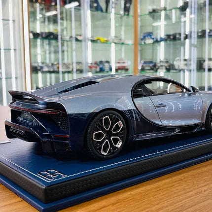 MR Collection Bugatti Chiron Profilee 1:18 Resin Argent Atlantique/Blue Royal - collectible scale model car