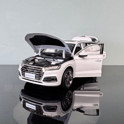 YX Car Model Audi Q5 White Black 1:18 Diecast Model Car - scale model for display
