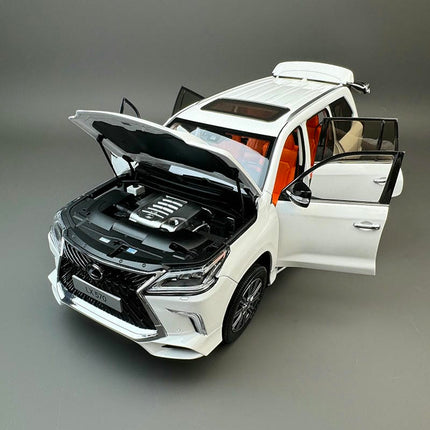 LCD Model Lexus LX570 White 1:18 Diecast Model Car - collector edition scale model
