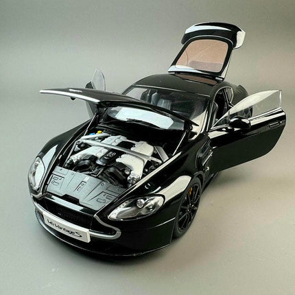 AutoArt Aston Martin V12 Vantage S 1:18 Diecast Model Car - detailed die-cast style model