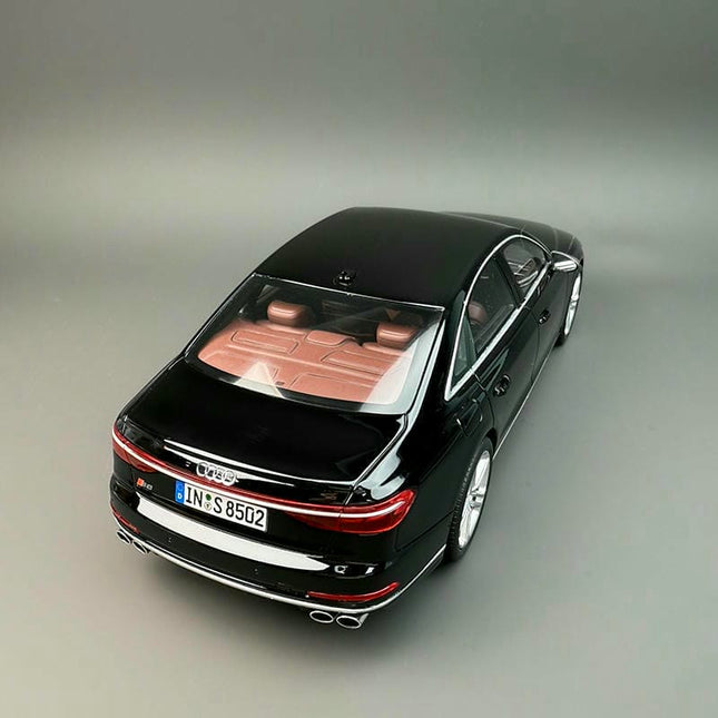 GT Audi S8 – Sealed Display Version 1:18 Resin Model Car - studio product photo of the scale model