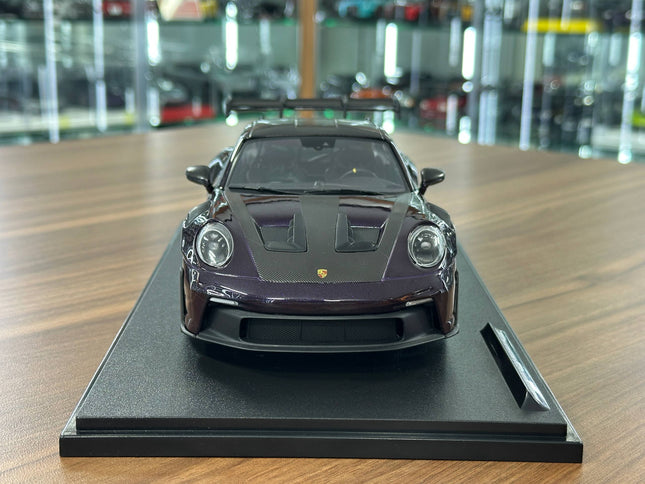 Solido Porsche 911 (992) GT3 RS 2024 1/18 Diecast Model Car Purple - studio product photo of the scale model