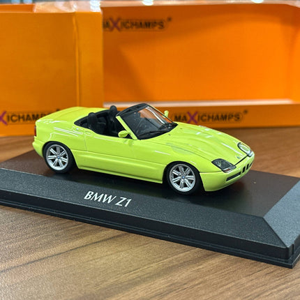 Maxichamps BMW Z1 (E30) 1991 1:43 Yellow Diecast Model Car - detailed collector display model