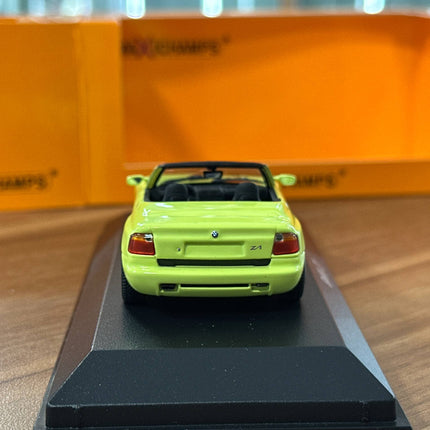 Maxichamps BMW Z1 (E30) 1991 1:43 Yellow Diecast Model Car - collectible scale model car