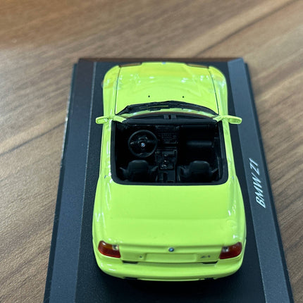 Maxichamps BMW Z1 (E30) 1991 1:43 Yellow Diecast Model Car - fine detailed model replica