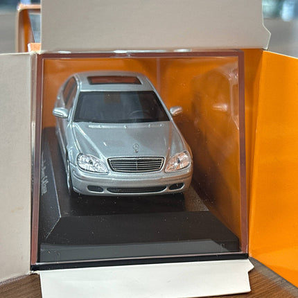 Maxichamps Mercedes-Benz S-Class W220 1998 1:43 Silver Metallic Diecast Model - premium collector scale model