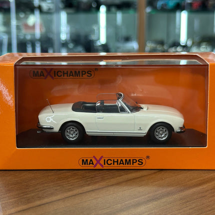 1/43 Diecast Maxichamps MPeugeot 504 Cabriolet 1977 in White - detailed collector display model