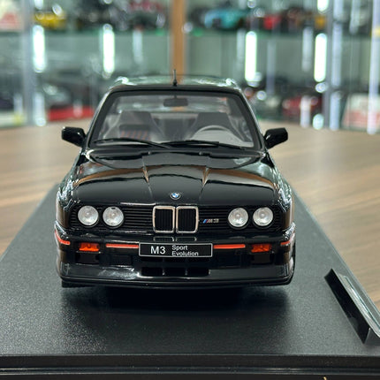 Solido BMW M3 E30 Sport EVO 1990 1:18 Diecast Model Car Black - studio product photo of the scale model