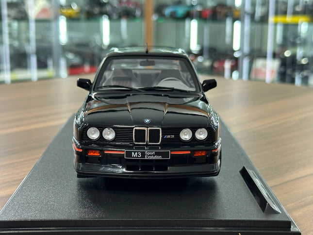 Solido BMW M3 E30 Sport EVO 1990 1:18 Diecast Model Car Black - studio product photo of the scale model